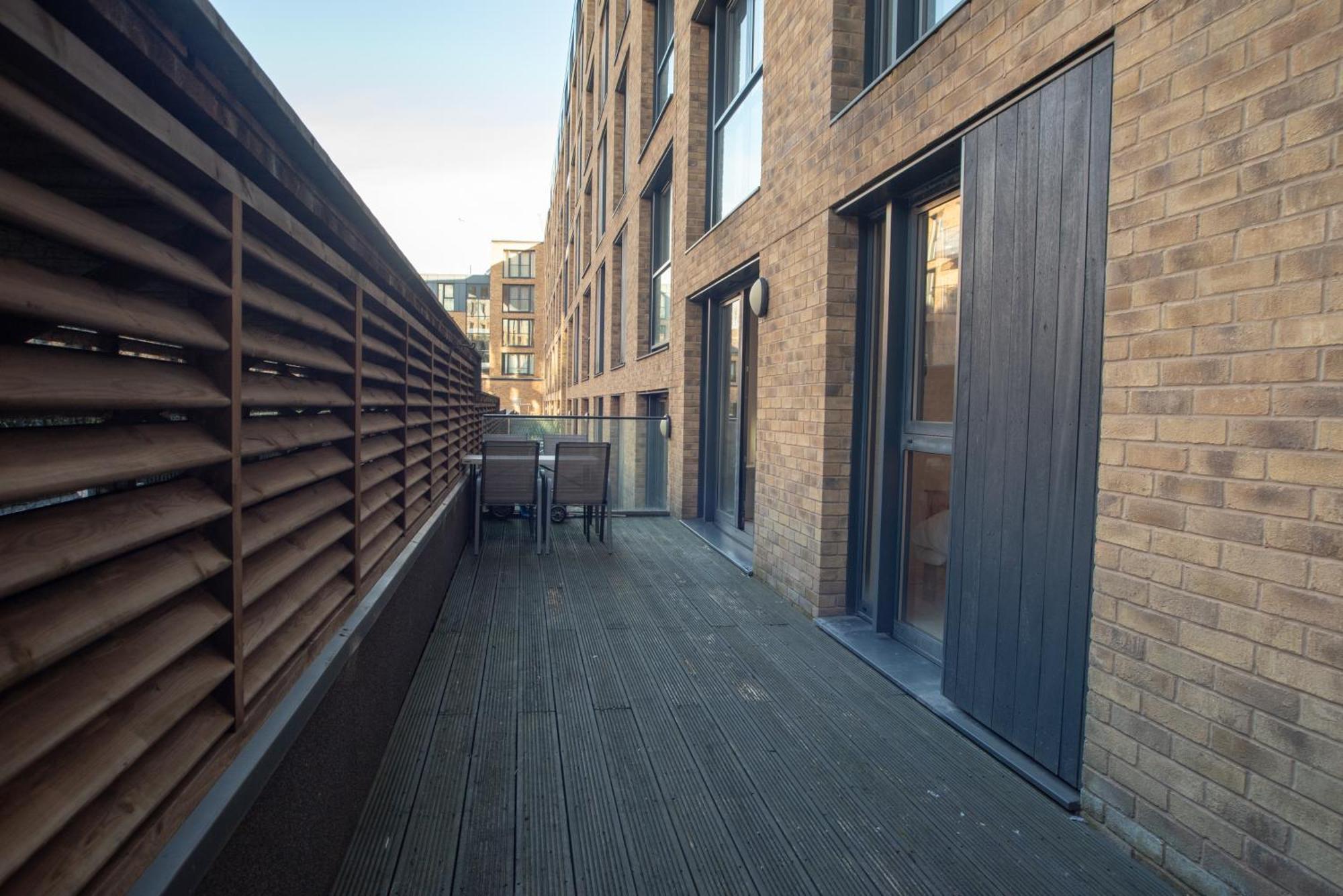Two-Bedroom Luxury Apartment With Workspace, Free Secure Parking & Coffee バーミンガム エクステリア 写真