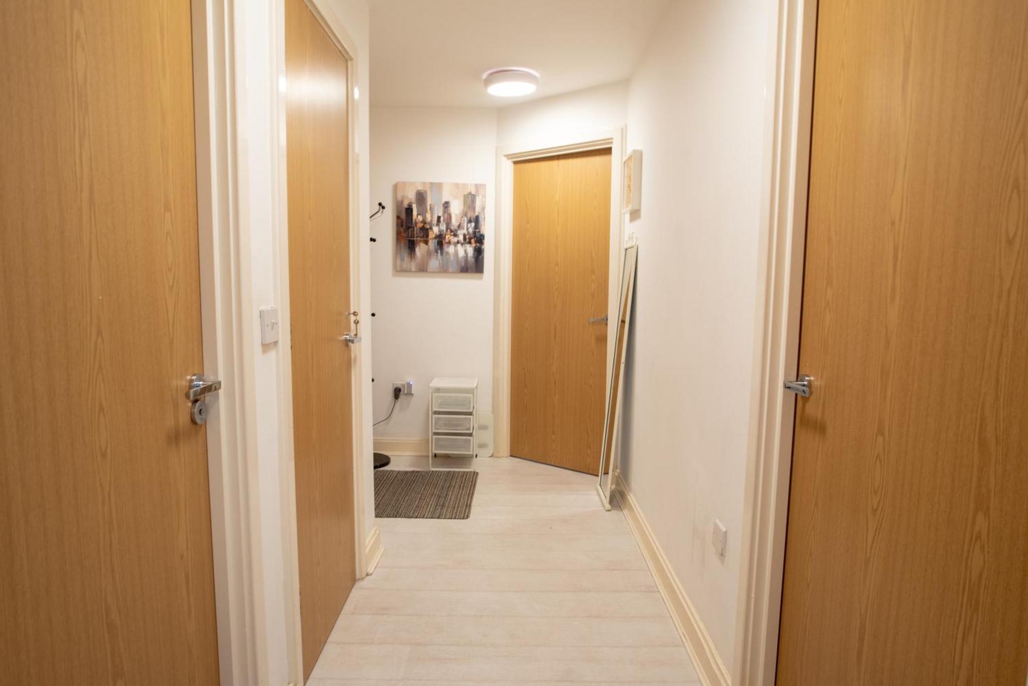 Two-Bedroom Luxury Apartment With Workspace, Free Secure Parking & Coffee バーミンガム エクステリア 写真