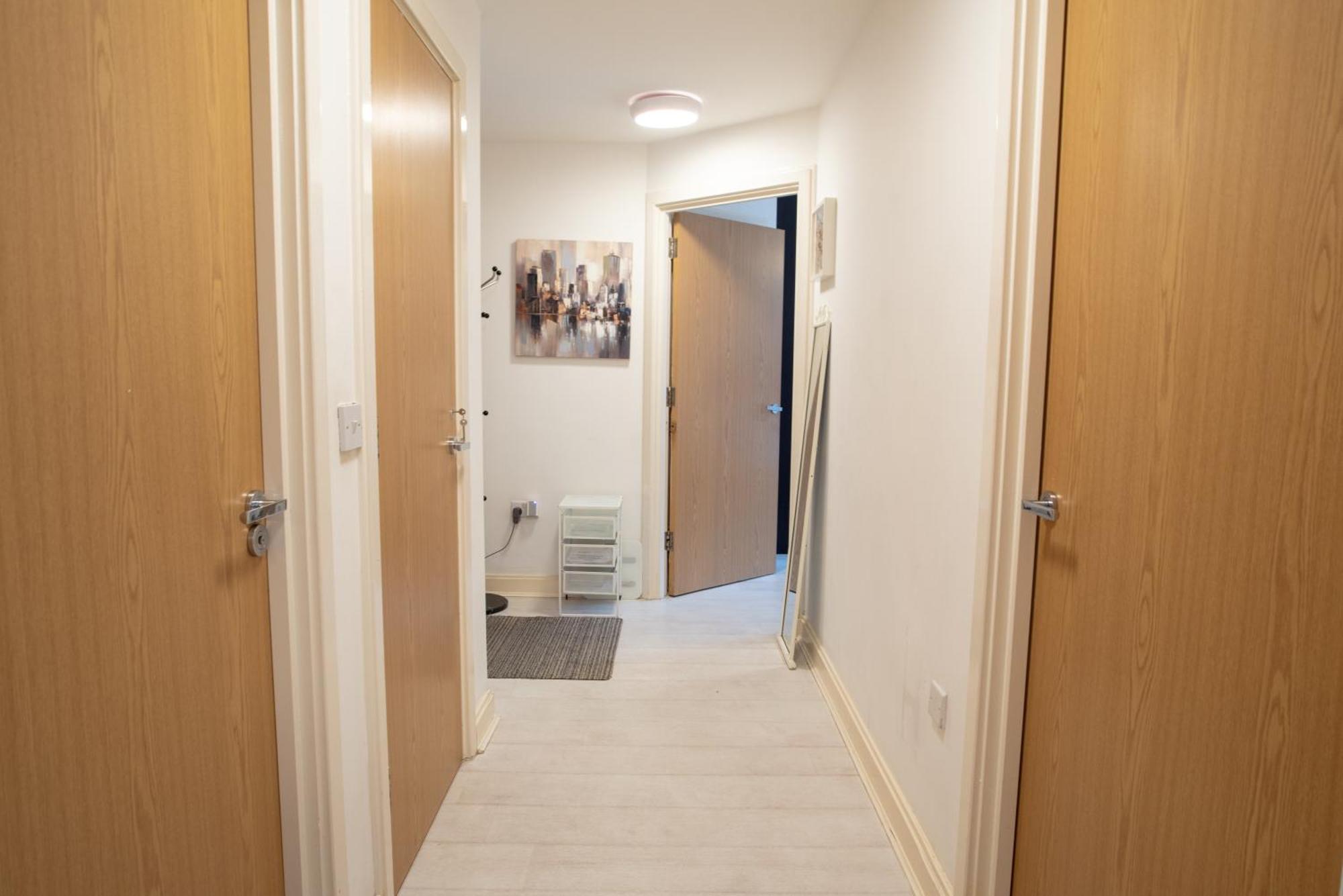 Two-Bedroom Luxury Apartment With Workspace, Free Secure Parking & Coffee バーミンガム エクステリア 写真