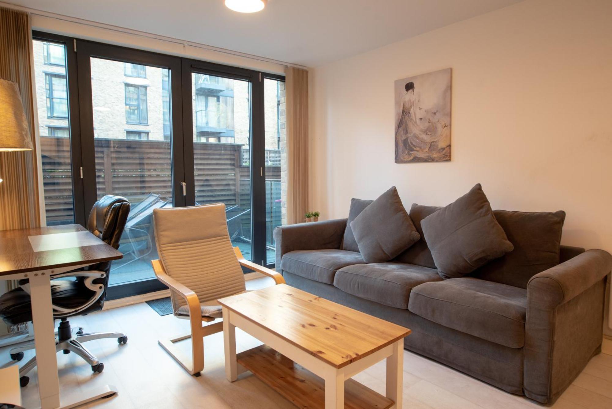 Two-Bedroom Luxury Apartment With Workspace, Free Secure Parking & Coffee バーミンガム エクステリア 写真